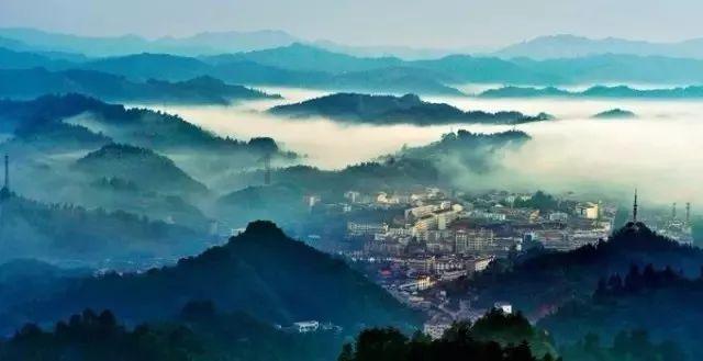 为什么大家都在说要「清醒地恋爱」，可是爱情不就是需要不理智和冲动的吗？游戏画面
